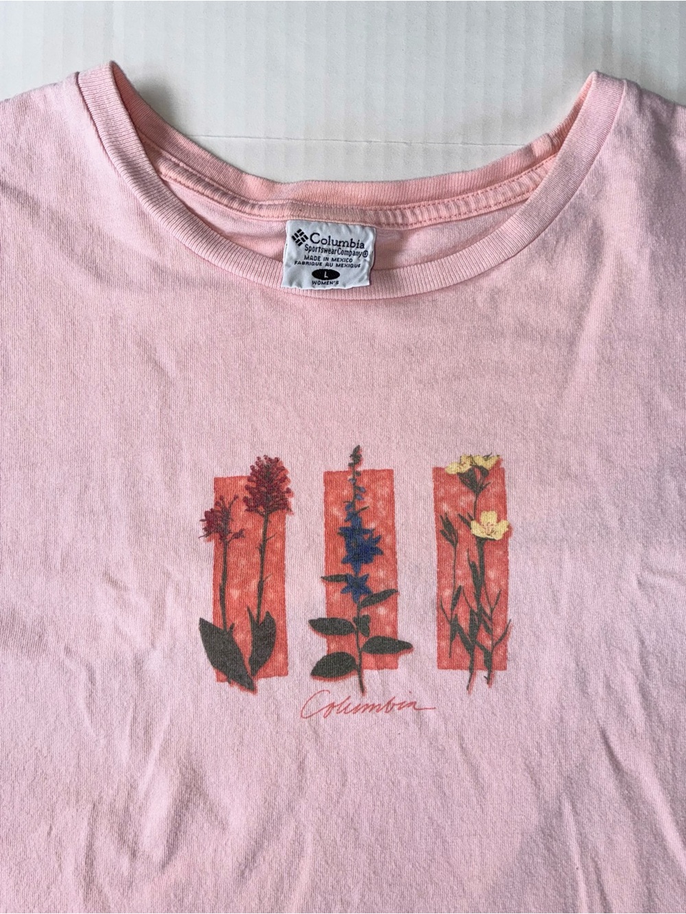 Columbia Women’s Pink Floral Graphic Crew Neck Short Sleeve T-Shirt Size Large